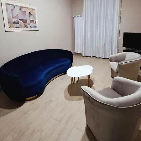 Enrica House アパート