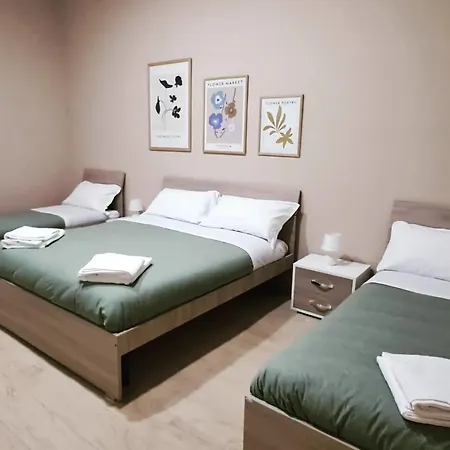 アパート Enrica House